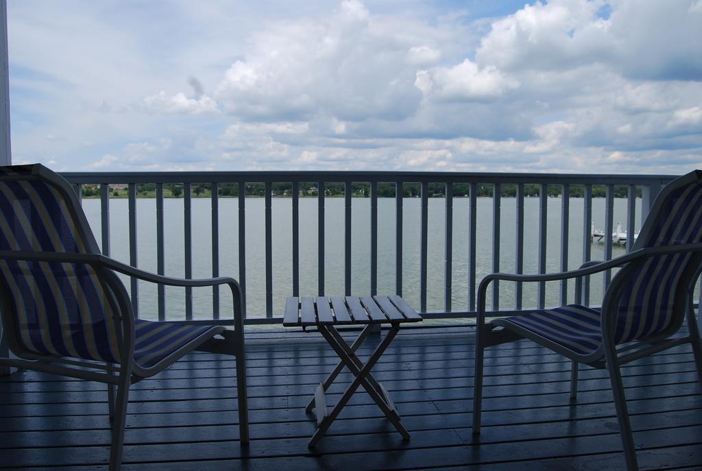 The French Country Inn Lake Geneva Exterior foto